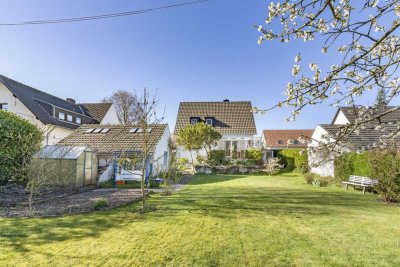 Charmantes Einfamilienhaus mit Nebengebäude auf 880 qm großem Grundstück