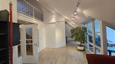 Lichtdurchflutete 2,5-Zimmer Maisonette mit Loggia in Bestlage Moosach