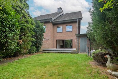 Doppelhaushälfte mit kleinem Garten in familienfreundlicher Lage von Moers