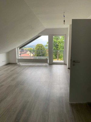 Helle und gemütliche renovierte 2-Zimmer-Wohnung in St. Andreasberg mit traumhaftem Blick und Balkon