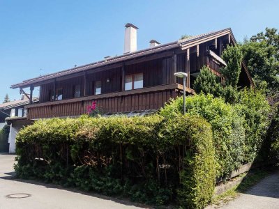 Top-renovierte 2-Zimmerwohung mit umlaufendem Balkon und Bergblick - ruhige Lage