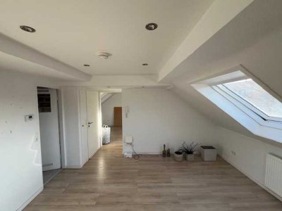 Ansprechende 2-Zimmer-Wohnung mit Balkon in Langenselbold