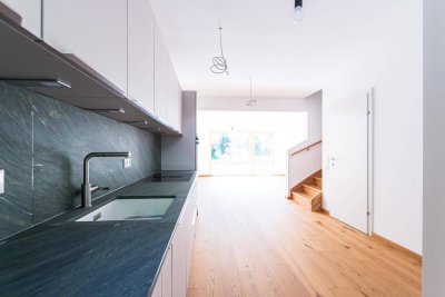 Modernes Reihenhaus direkt am Helenental-Radweg! Erstbezug!