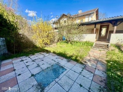 „Mehr Platz zum Leben: Wohnung mit Terrasse und grünem Rückzugsort“