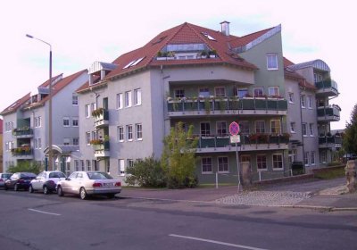 Großzügige 2-RW mit Terrasse und TG-Stellplatz sucht!