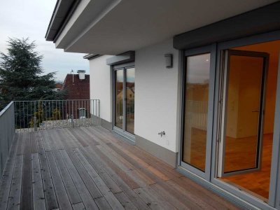 moderne gepflegte Penthouse-Wohnung, 2 Zi, EBK, gehobene Ausstattung, Dachterrasse