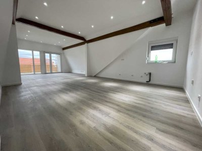 Kernsaniert - Großzügig geschnitten - inkl. Traumküche mit Insel: 3-ZKB mit Balkon