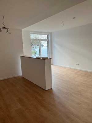 Hochwertige, helle 2-Zimmer Wohnung mit Balkon in Künzing