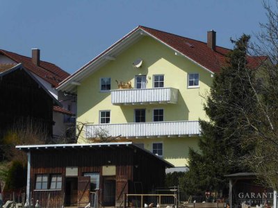 Genießen sie die Aussicht ins Grüne! Dachgeschosswohnung mit Balkon