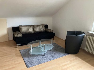 Helles möbliertes Ein-Zimmer DG-Apartment in Heilbronn-Ost