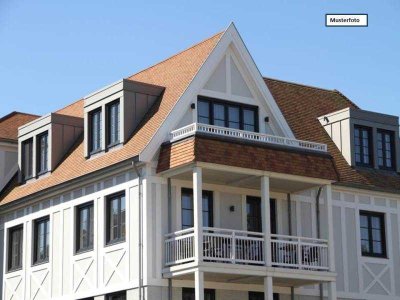 Provi frei Mehrfamilienhaus mit Terrasse und Garage -