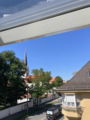 Stilvolle 3-Zimmer-DG-Wohnung in München Feldmoching
