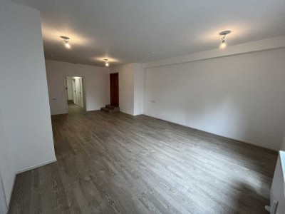 Große und geräumige 2,5 Zimmer Wohnung mit ordentlich Platz