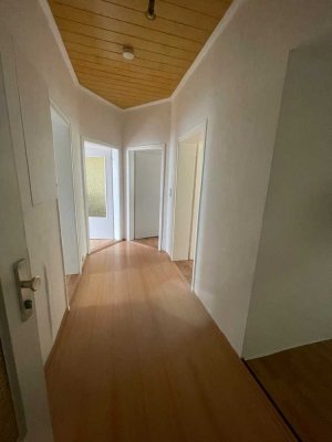 Top-Lage: Möblierte 4-Zi.-Wohnung (80 m²) mit Balkon