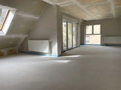 2-stockige OG-Wohnung mit Einliegerwohnung, naturnah, ruhig, mit guter Anbind. an B10, A8 und Bahn