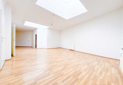 Großzügige 5-RW im HH * separater Hauseingang * Terrasse * Oberlicht * 1A-Lage * ruhig * TOP