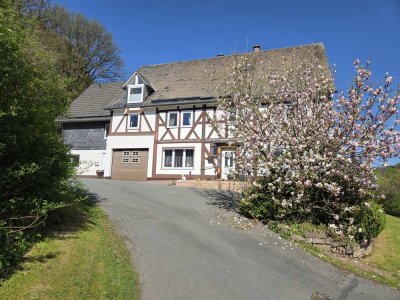Traum- 5-Zimmer Wohnung mit Dachterrasse und Stellplatz in Bad Laasphe