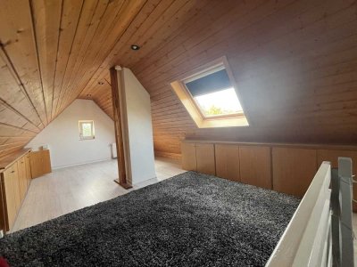 Gemütliche 3-Zimmer-Dachgeschosswohnung mit Gartenmitbenutzung in Heidkamp