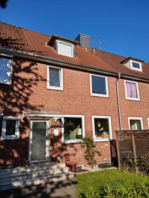 Charmantes Reihenhaus mit schönem Garten in Hamburg-Langenhorn