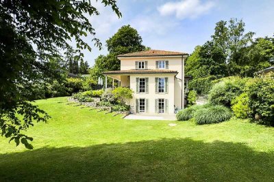 Wohnen wie im Urlaub – Elegante Villa mit traumhaftem und unverbaubarem Alpenblick