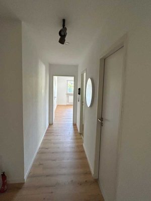 WG geeignet oder für Paare: Sonnige 2-Zimmer-Terrassenwohnung (35 qm!) nahe Uni und Klinikum.