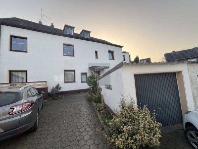 Charmante DG-Whg. mit großzügigem Balkon in gepflegtem Mehrfamilienhaus
