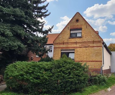 Zu sanierendes Einfamilienhaus in attraktiver Lage