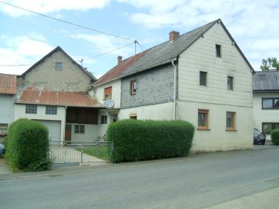 Schönes, geräumiges Eifelhaus mit Garage, Stellplatz und pflegeleichtem Aussenbereich
