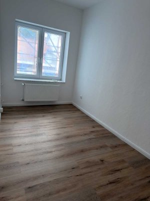 Schöne 2-Zimmerwohnung mit Balkon und Hafenblick