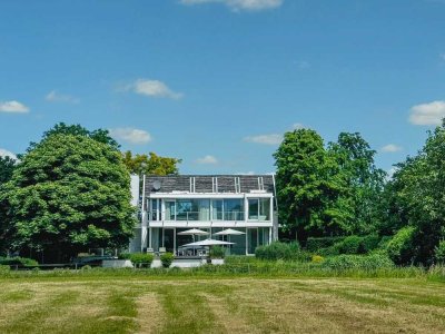 Lichtdurchflutete Design-Villa mit traumhaftem Ausblick und exklusiver Ausstattung