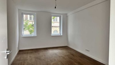 Sanierte Wohnung in der Einkaufsstraße von Krefeld Uerdingen zu vermieten