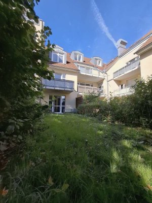 Single 1-Raum Wohnung mit Terrasse und Gartenanteil und neuer Einbauküche