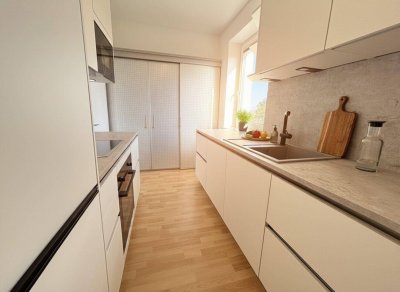4-Zimmer-Wohnung mit neuer Einbauküche und großer (verglaster) Loggia!