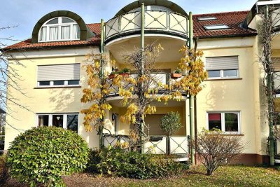 WOHNEN MIT WOHLFÜHLFAKTOR
Attraktive 3-Zimmer-ETW mit Balkon, Carport & Außenstellplatz in Ha