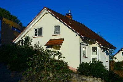 Sehr gepflegtes neuwertiges Einfamilienhaus in sehr ruhiger Lage, sofort bezugsfertig