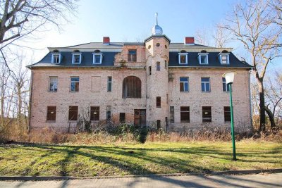 Sanierungsbedürftiges historisches Schloss in Köchstedt!