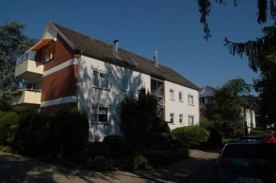 RÖNPAGEL IMMOBILIEN - Bemerode: Nette 2 Zimmer + Balkon + Laminat + EBK