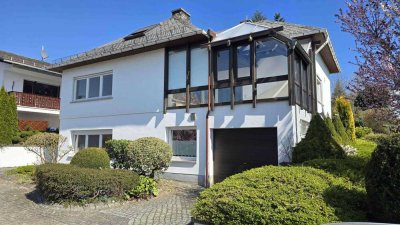Sehr großzügiges Einfamilienhaus mit großem Garten in ruhiger Lage am "Herzenberg"