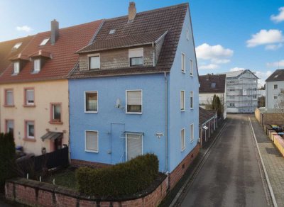 Attraktives Dreifamilienhaus mit Garagen in zentraler Lage!