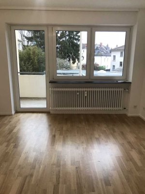 Sonnige 1-Zimmer-Wohnung mit Balkon und EBK in Frankfurt-Ginnheim