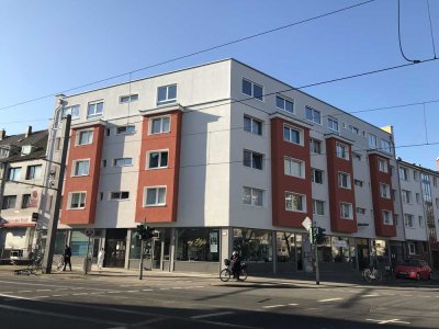 Geräumige 4-Zimmer Wohnung mitten in Köln!