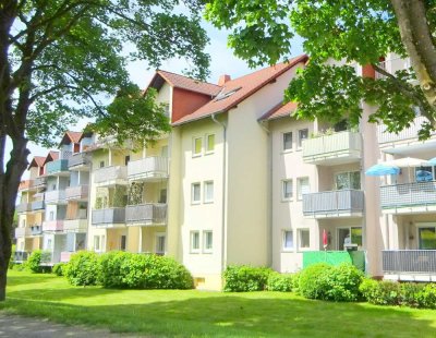 geräumige 2-Zimmer-Dachgeschoss-Wohnung * Balkon * grüne Lage