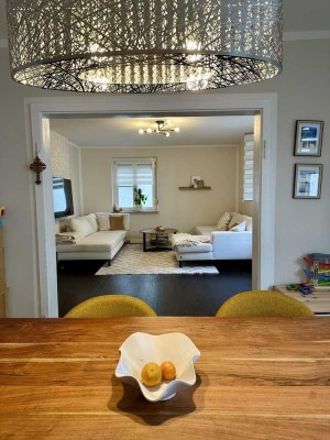 Hochwertig renovierte 4-Zi. Stadtwohnung & ruhig gelegen mit Balkon & Garten/ ohne Makler