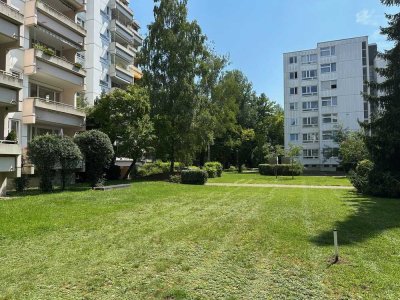 Bezugsfreie 3-Zimmer-ETW, ca. 80 m2 mit Balkon, Einbauküche u. Tiefgaragen-Stellplatz!