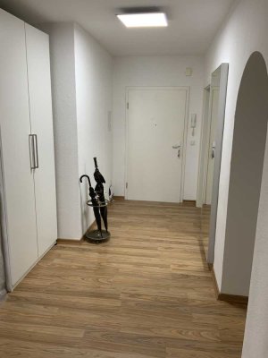 Helle 3-Zimmerwohnung mit Balkon, Wohnküche & Blick ins Grüne