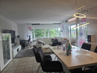 Großzügige 4-Zimmer-Wohnung mit Balkon in gepflegter Wohnanlage - Einziehen und Wohlfühlen