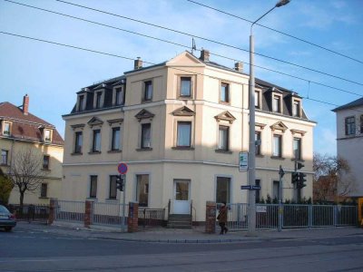 Viel Platz fur den Alltag in dieser 6-Zimmer-Wohnung in Dresden