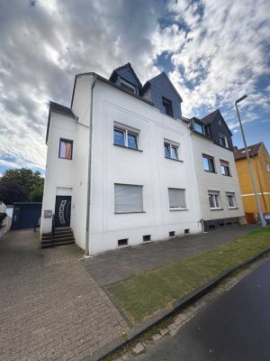 Doppelhaus mit zwei Einheiten, modernisiert und familienfreundlich – Komfort, Platz und Rendite