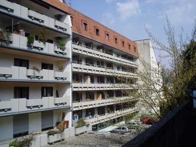 1-Zimmer-Studentenappartement, nur 5 Gehminuten zur Universität und zum Zentrum!