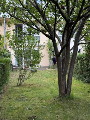 rechteckig*praktisch*realgeteilt: leeres Reihen-Mittel-Haus mit SÜD-WEST-Garten *Garage *5 Zimmer